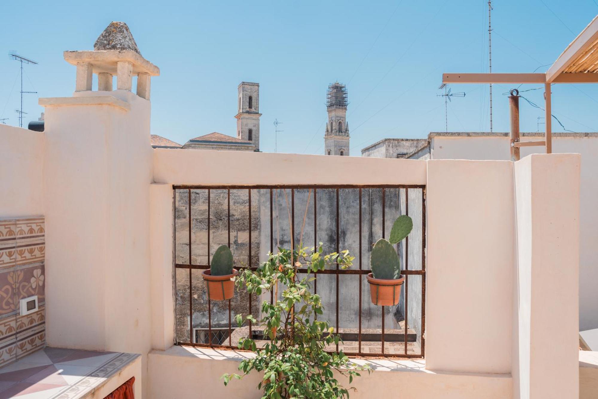 Lotus Apartment & Rooftop By Residence Colibri Lecce Kültér fotó