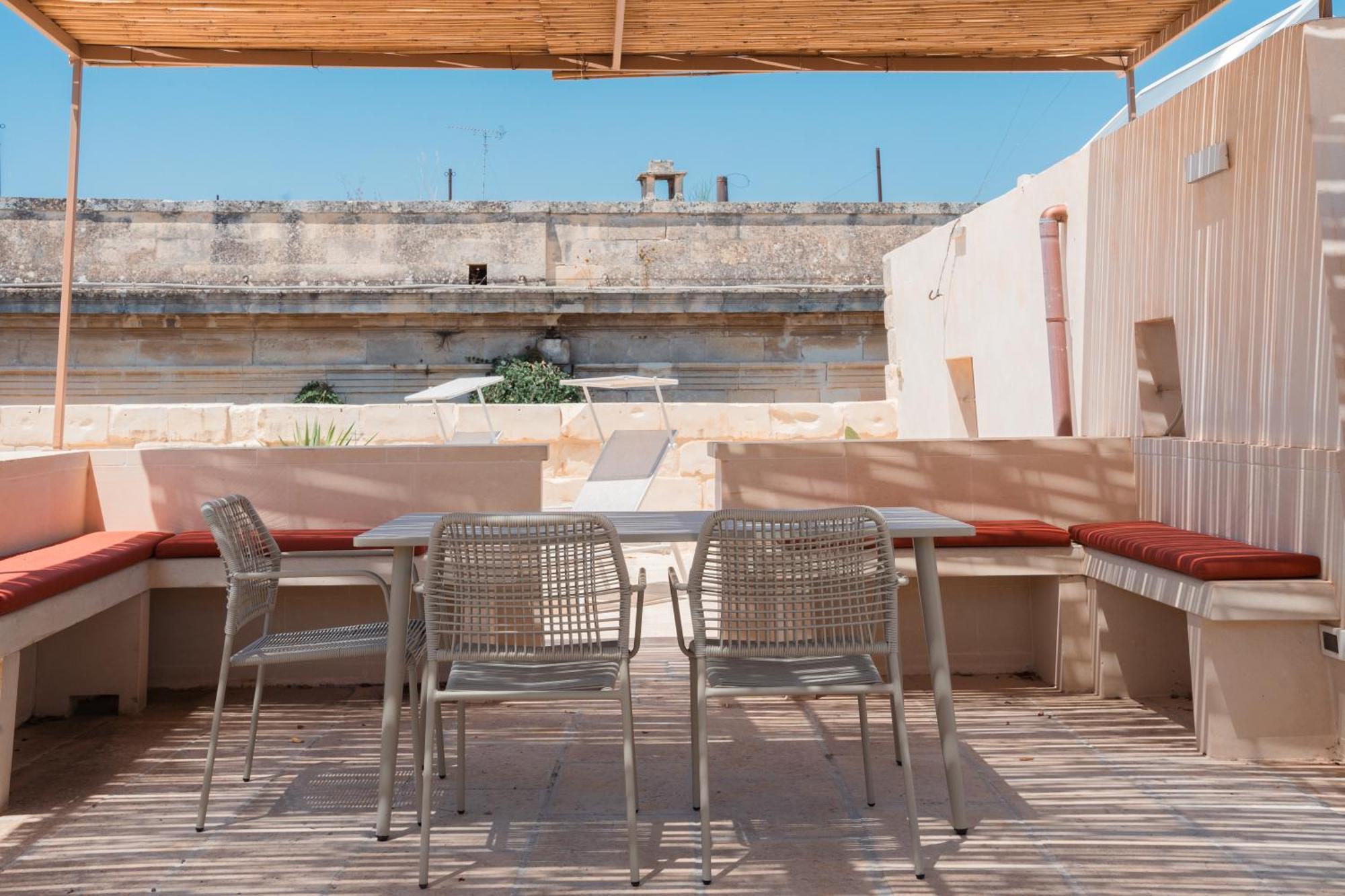 Lotus Apartment & Rooftop By Residence Colibri Lecce Kültér fotó